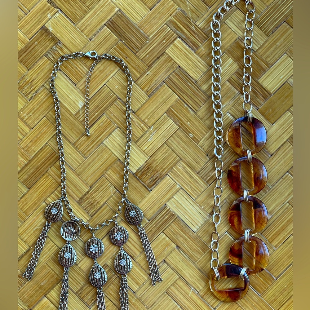 - 2 vintage necklaces, tortoiseshell and chains w/fringe